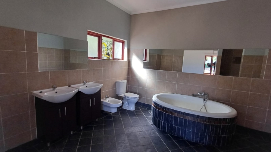 3 Bedroom Property for Sale in Kosmos Ridge North West